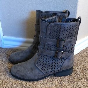 Zip up ankle booties